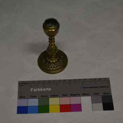 1986.003 A (6): Origformat: Artifact