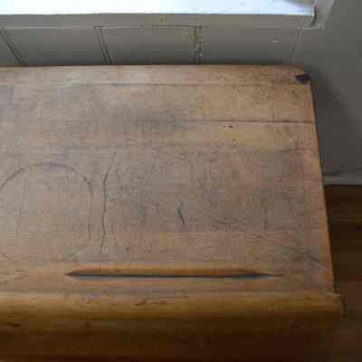2022.004.001- desk top: Origformat: Artifact