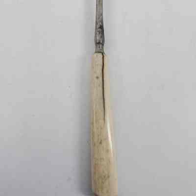 Crack on bone handle