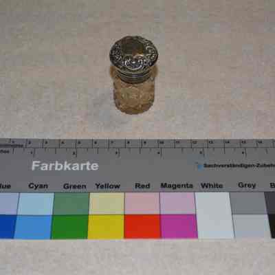 1986.123 A (3): Origformat: Artifact