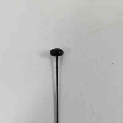 Flat, oval shaped pinhead