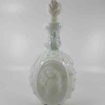 Flask with associated stopped (2015.005 D)