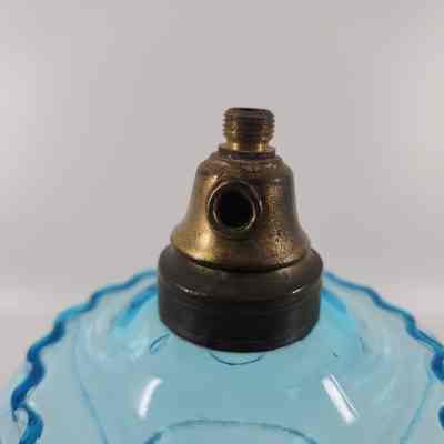 Metal connection piece for lamp