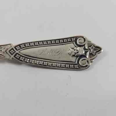 Monogram "SMD" on handle