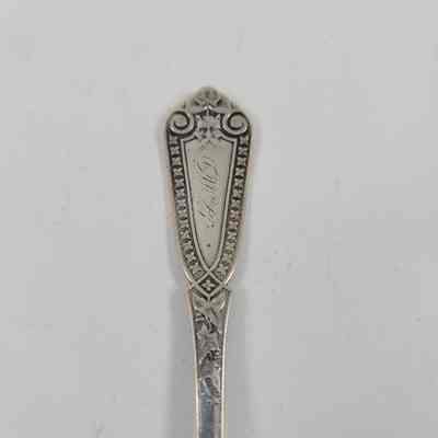 Ivy design on handle