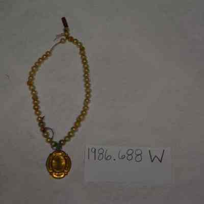1986.688 W (3): Origformat: Artifact