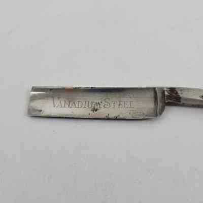 "VANADIUM STEEL" engraved on steel razor
