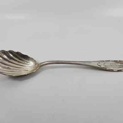 Spoon, Serving