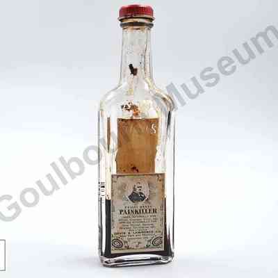 Bottle, Medicine: Perry Davis Painkiller