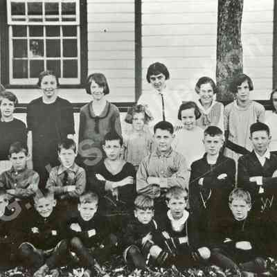 Photograph: Ashton Union School, SS#7 Goulbourn SS#12 Beckwith, 1924