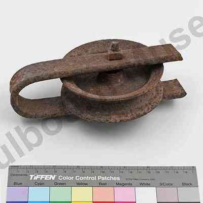Pulley with bar