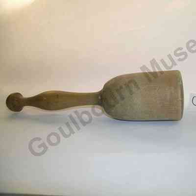 Kitchen tool: Masher