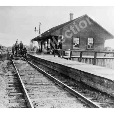 Photograph: Ashton Railway Station, 1895