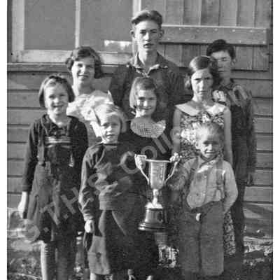 Photograph: School Section No. 9 and 16, Union School's last class, 1920