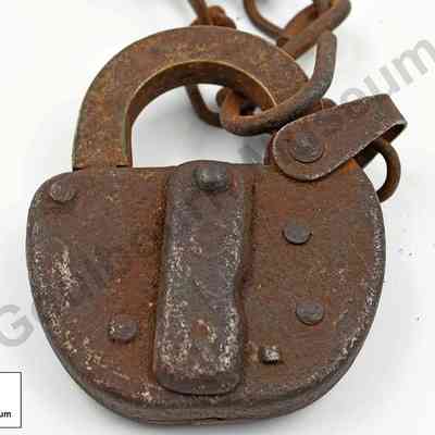 Padlock: CNR switch lock and CNR barrel key