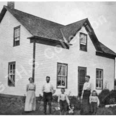 Photograph: Rielly Farm, 4th Concession Goulbourn, c. 1900