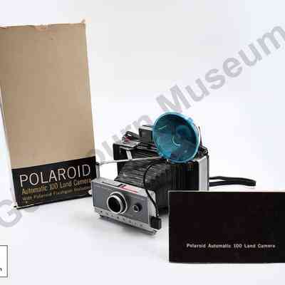 Camera, Instant: Polaroid