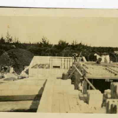 Follansbee home under construction: Copyright: Fort lauderdale Historical Society; Origsize: 2 1/2"x 3 1/2"; Origformat: Other