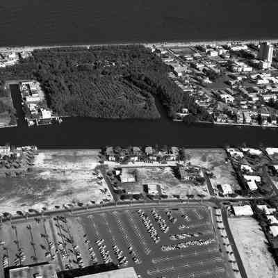 Intracoastal Dr & NE 9 St