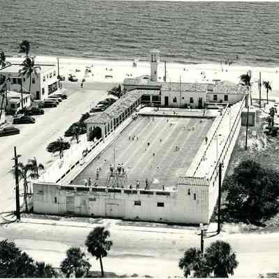 Las Olas Casino Pool