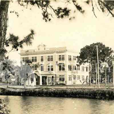 The Dresden Apartments Building on South New River Drive