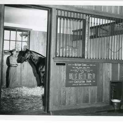 "Victory Song" In Service at Castleton Farm, Lexington, KY
