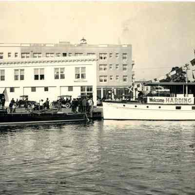 Boaters Welcome President Harding