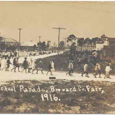 Schoolchildren Parade to the Broward County Fair 1916