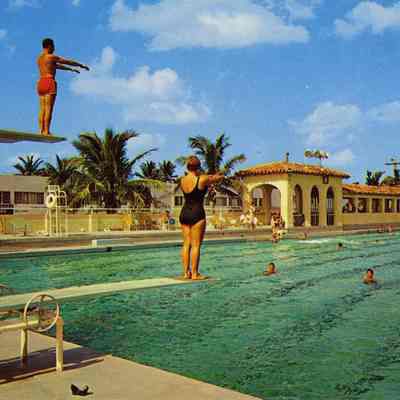 Bathers on Lauderdale Beach, Fort Lauderdale, Fl. showing New Lauderdale Beach Hotel.