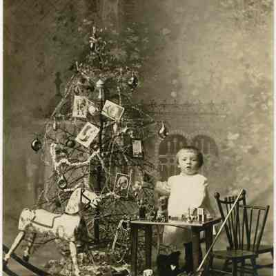 Postcard, Child at Christmas Tree