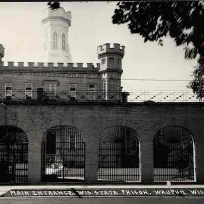 Postcard, Corrections, Wisconsin State Prison, Main Entrance, #77
