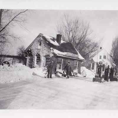 Photo, Bell's Gas Station