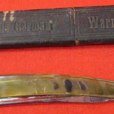 Damasous Germany Warranted straight-edge razor/box