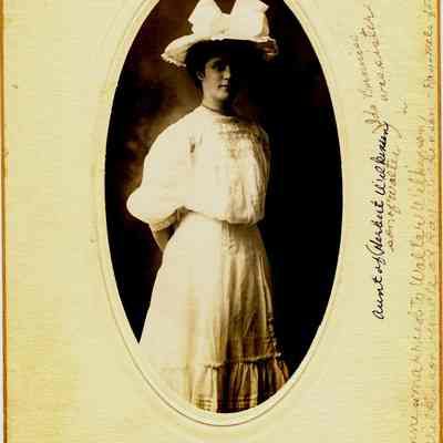 Cabinet Portrait, P. 107, Ida Bunniss Luck