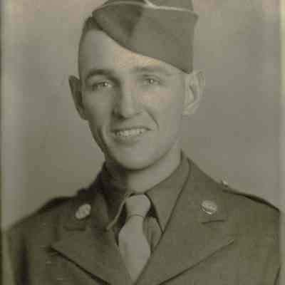 Photo of Harold Lemmenes in uniform