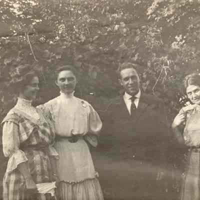 Photograph, Blaodel, Wallace, Town, Nina Harris