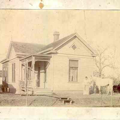 Photograph, Anna Fuller