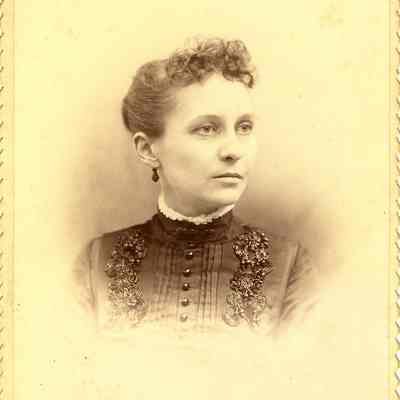 Cabinet Card, Johnson, P. 57, Mrs Robert Hobkirk