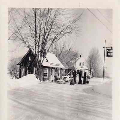 Photo, Bell's Gas Station