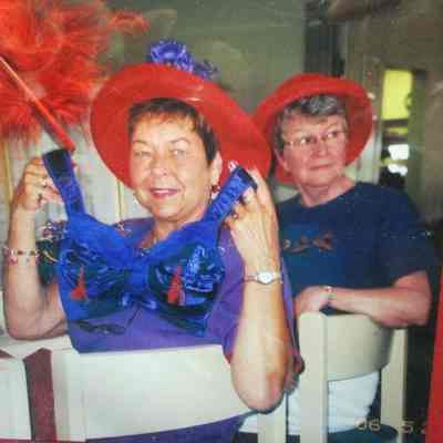 DIVAs at Lillians