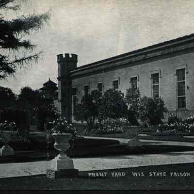 Postcard, Corrections, Wisconsin State Prison, Front Yard