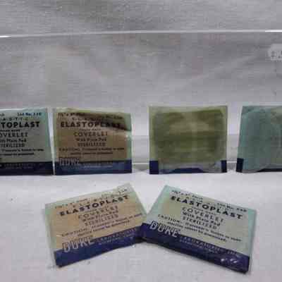 Badages in firstaid kit.