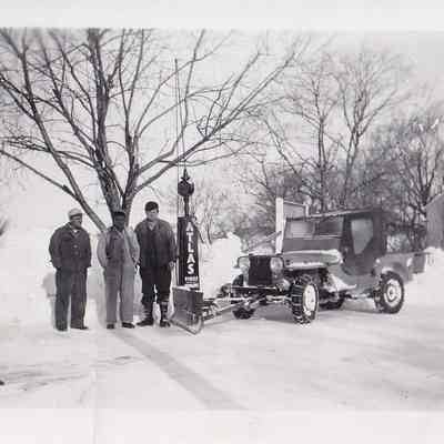 Photo, Bell's Gas Station Workers