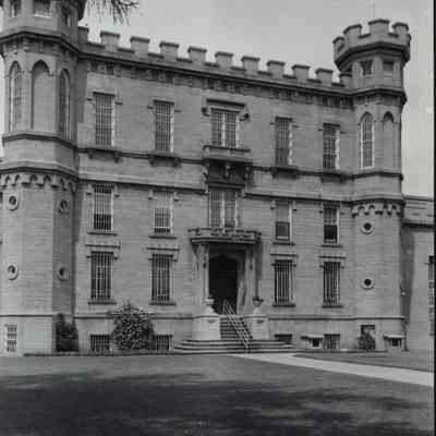 Postcard, Corrections, Wisconsin State prison, Entrance, #450-F