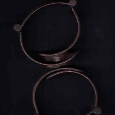 prisoner handcuffs