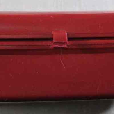 Hinged side of Ration box