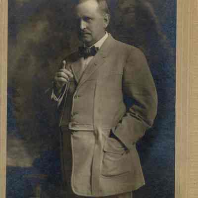 Cabinet Portrait, Wm Resfer