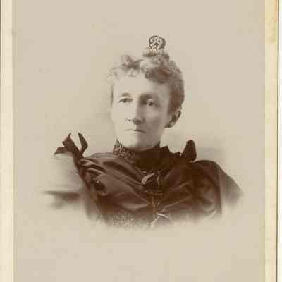 Cabinet Card, Johnson, Mrs Ellen Hilber