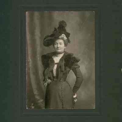 Portrait, Mrs. Gruetzmacher