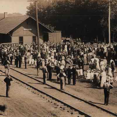 Postcard, Leaving for War, Depot